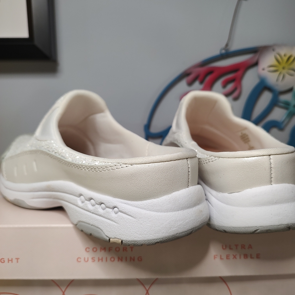 Easy Spirit Traveltime Family Comfort Shoes - Picture 6 of 7